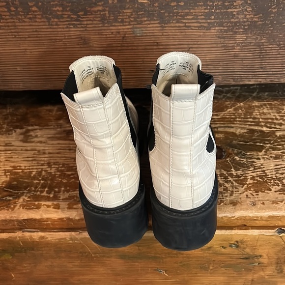 Steve Madden Tyclone White Croc Chelsea Boots Platform Size 7 - Picture 5 of 7